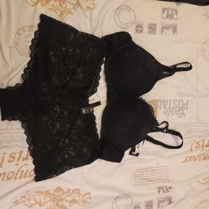 Bra & underwear set size 2 panty, size 42b bra new, smoke free environment